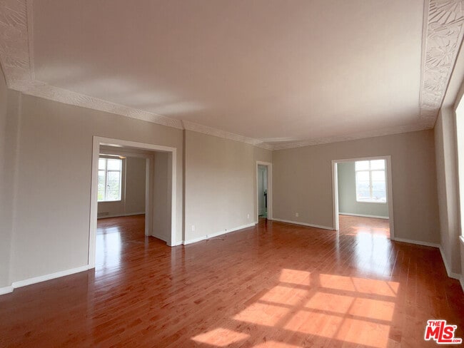 Photo - 1314 Hayworth Ave