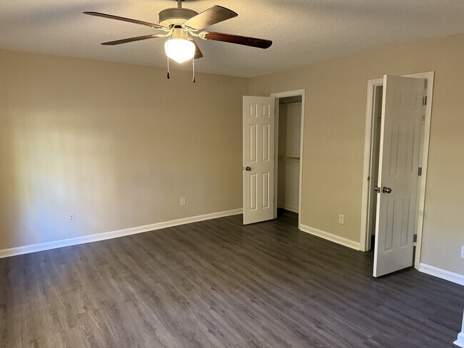 Photo - 888 Timbercrest Ct