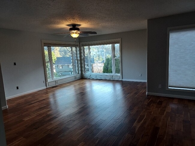 Photo - 1357 Cathlamet Ct NW