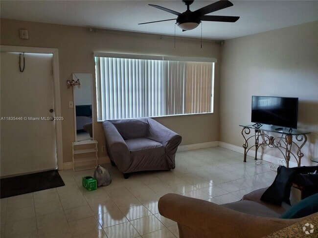 Building Photo - 1450 Atlantic Shores Blvd Unit 317 Rental