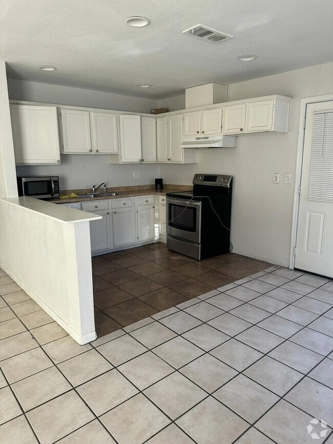 Building Photo - Rent to own 3 bedrooms 2 bathrooms NO HOA!... Rental