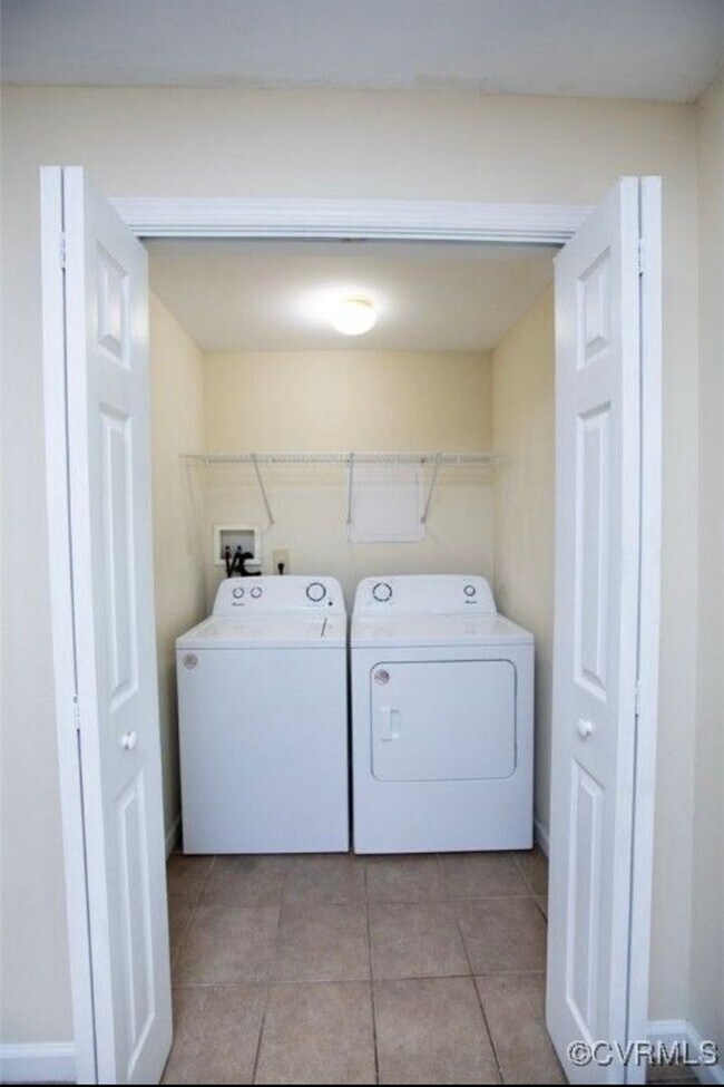 Photo - 407ES Unit A