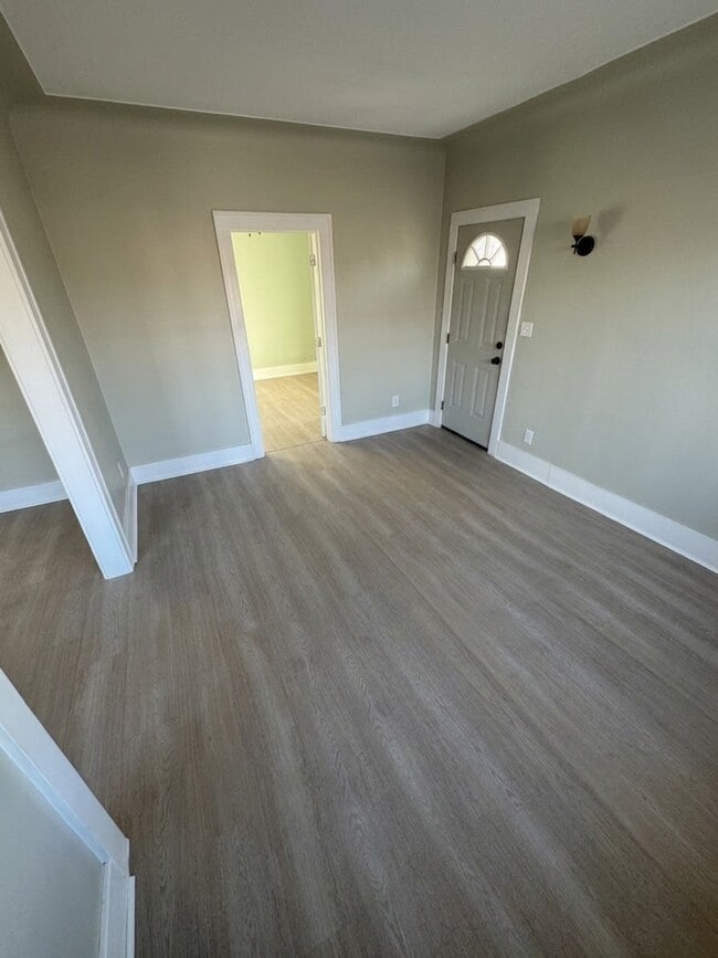 2061 Trowbridge St Unit 1