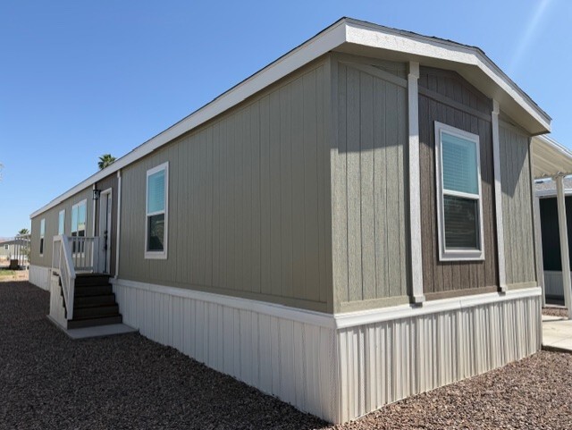 Photo - 2060 N Center St