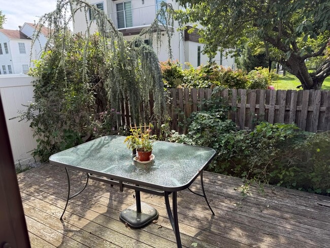 322 Wells Ave
