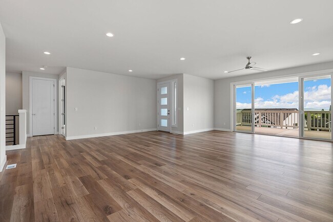 Photo - Brand new high end home rent while you bui...