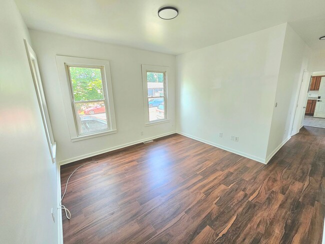 Building Photo - Spacious Multi-Family Apartments for Rent ... Unit 1st Floor