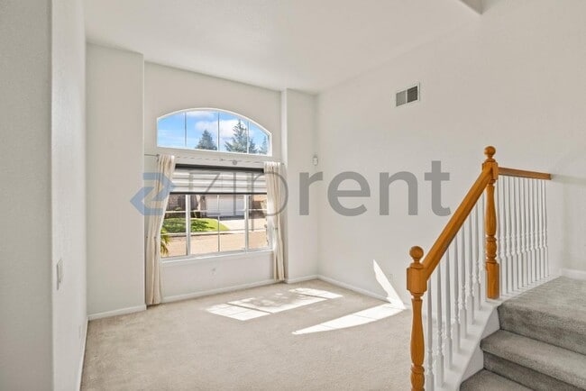 Photo - 2433 Pearlite Way