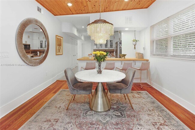 Photo - 1648 Adams St