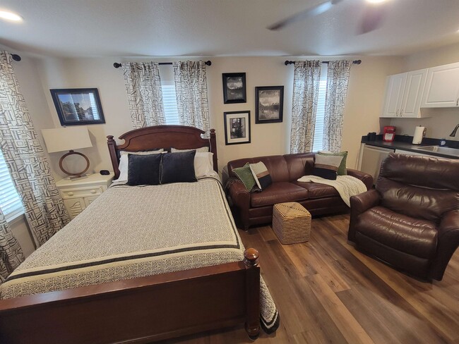 Photo - 3719 Longfellow Rd
