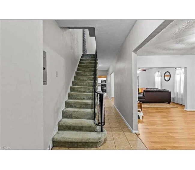 Photo - 2612 Middle Ave