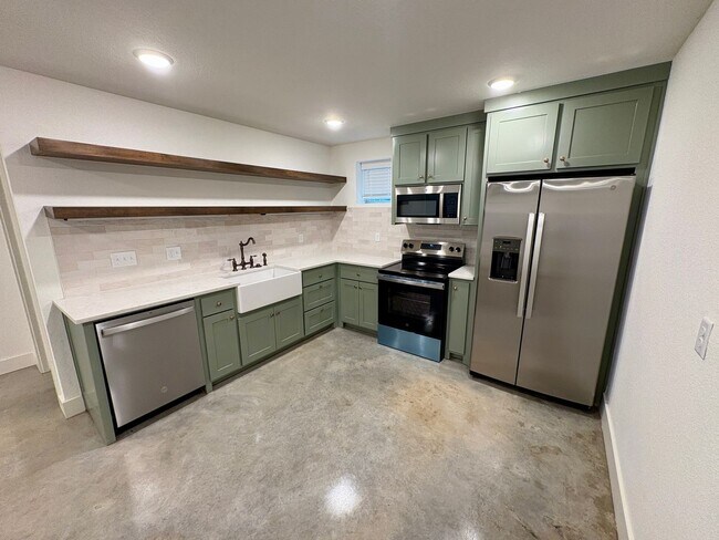 Building Photo - MTR2a-4 Unit Main House- ADU