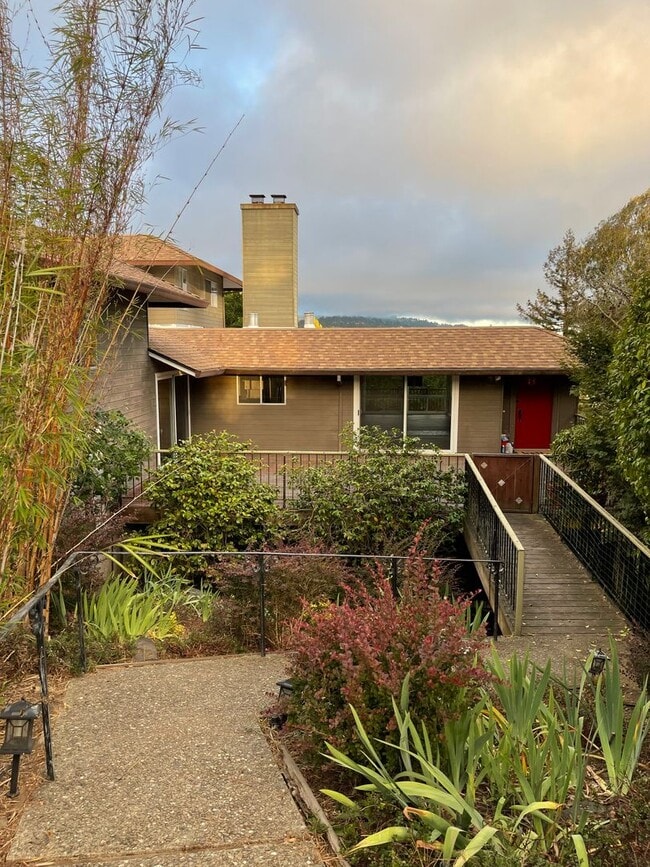 Building Photo - Spacious 2 bed 1 bathroom In-Law Unit 8311A Rental