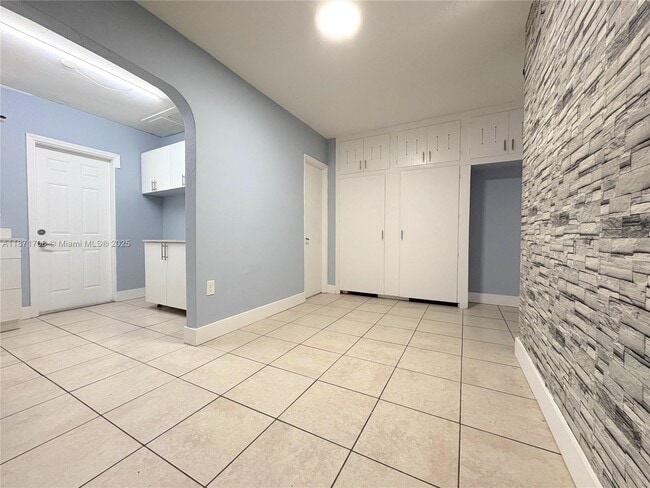 Photo - 1815 McKinley St Unit 9