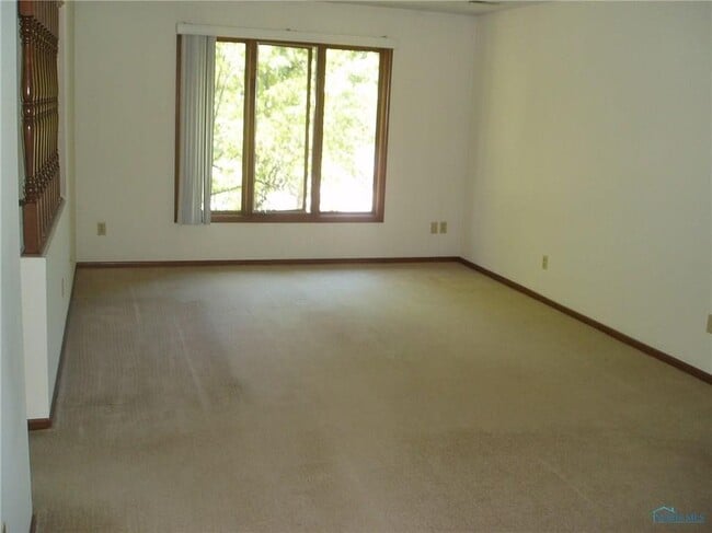 Living Room - 2256 Rockspring Rd Unit #5