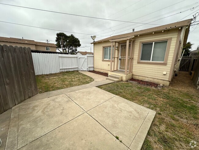 Building Photo - Cute NE Santa Maria 1 Bedroom/1 Bath rear ... Rental