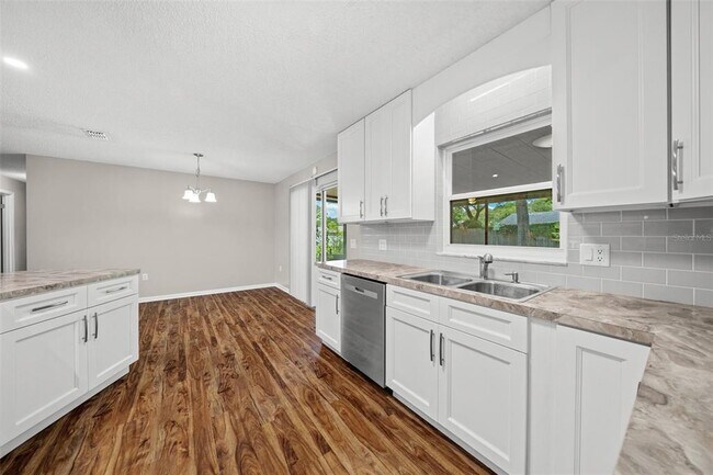 1820 SE 57th Ave
