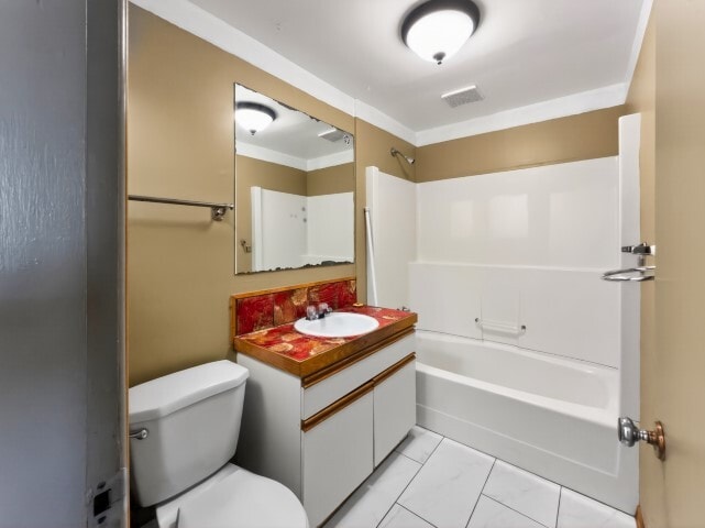 Photo - 641 Prideaux St