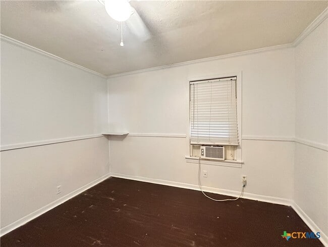 Photo - 950 Field St