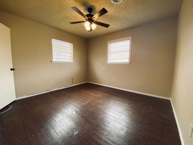 Photo - 3 Bedroom Home in Great Location