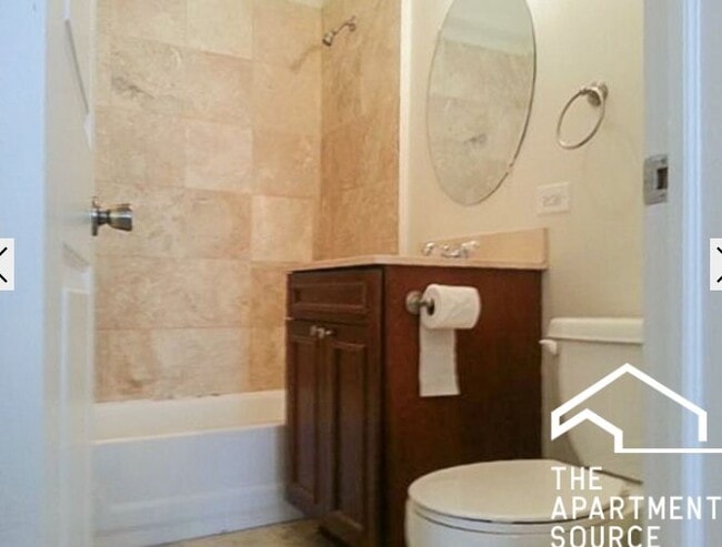 Photo - 3922 N Pine Grove Ave Unit 3