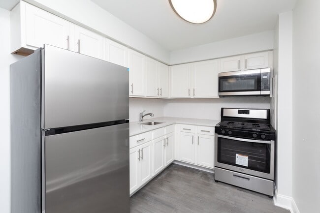 Kitchen-Renovated - Oxford Apartments