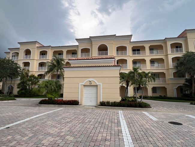 Photo - 13 Harbour Isle Dr W Unit PH02