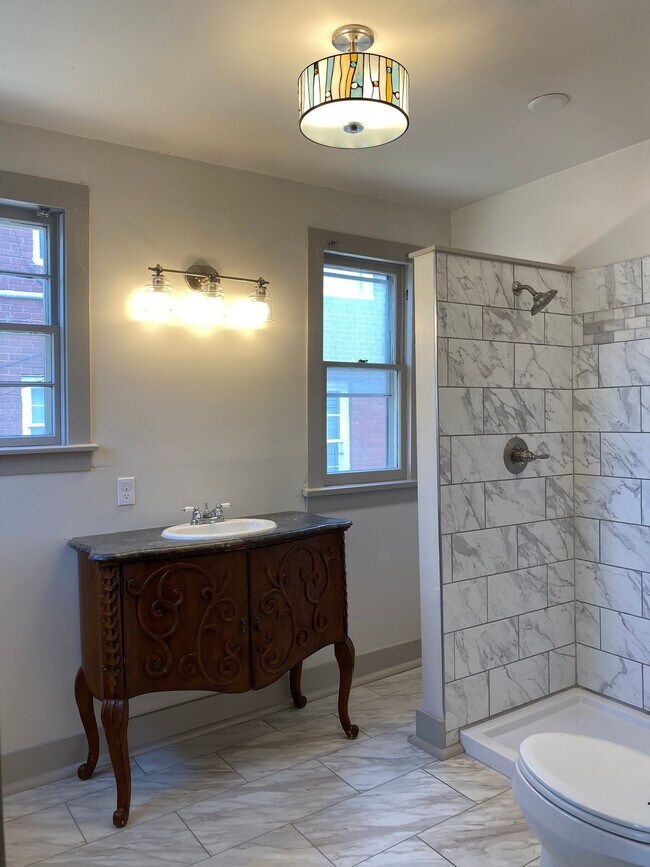 Photo - 605 E 6th St Unit Apt. C