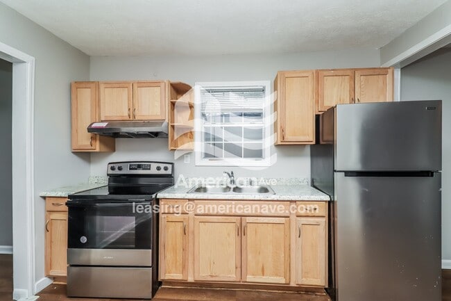 Photo - 2515 Emmett Ave