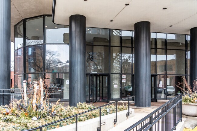 Entry - Park Tower Market