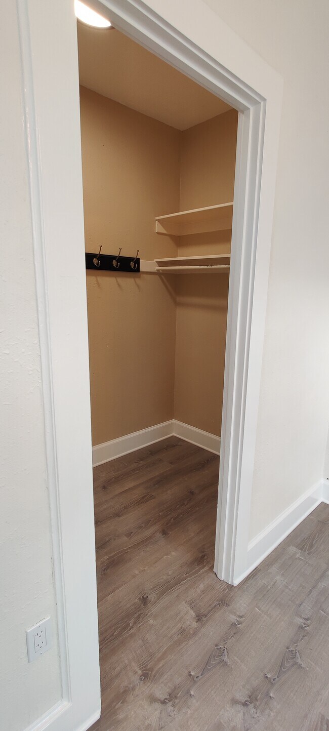 Photo - 1916 7th Ave W