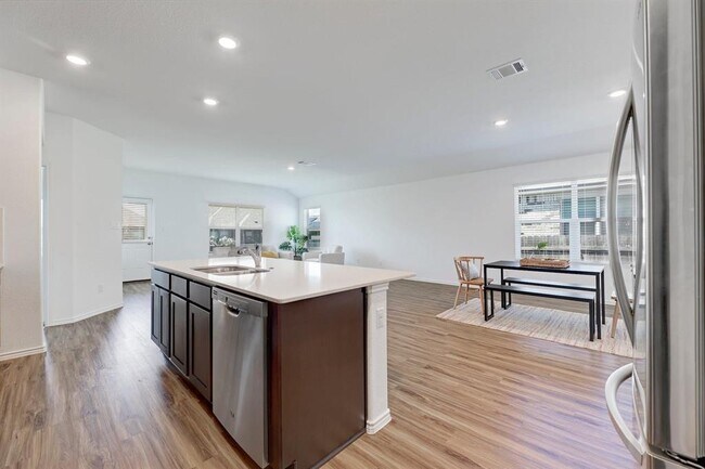 Photo - 6512 Strelitzia Cove