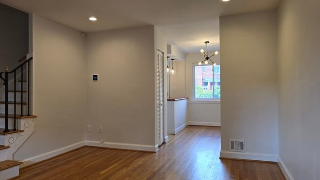 Photo - 136 Wesmond Dr