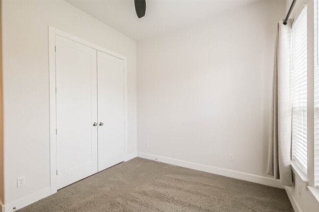Photo - 340 Cavil Barrier Ln