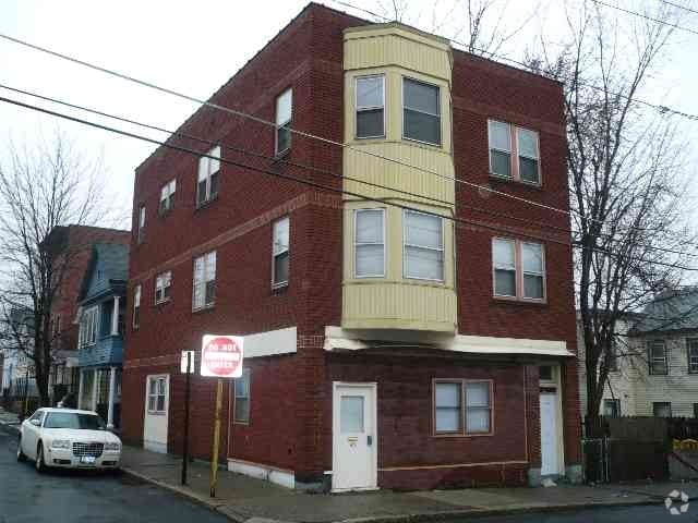 Photo - 45 White St