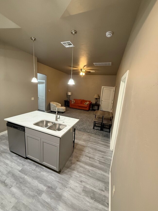 Photo - 314 W Illinois Ave