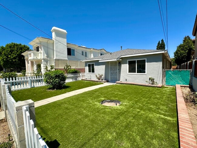 Photo - 2221 Bataan Rd Unidad #A