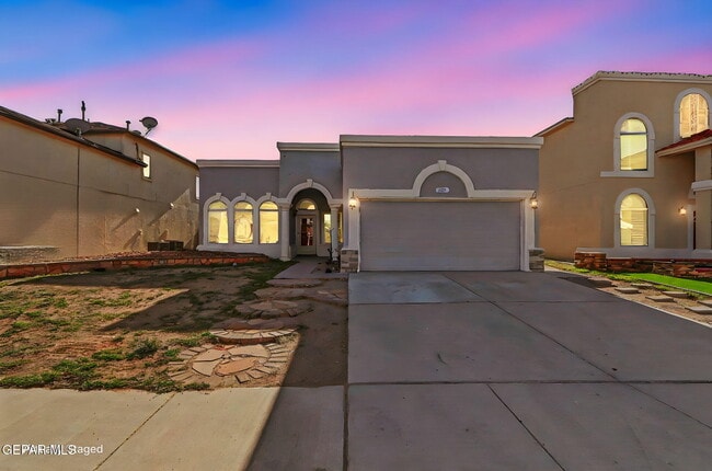 Photo - 305 De Palma Pl