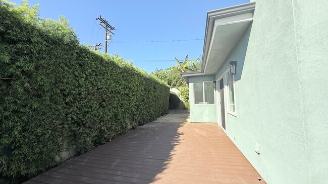 Photo - 11141 Greenlawn Ave