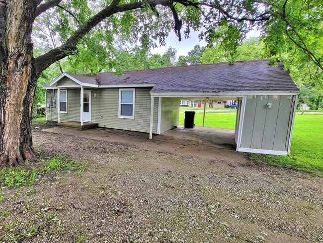 Photo - 1807 Raible Ave
