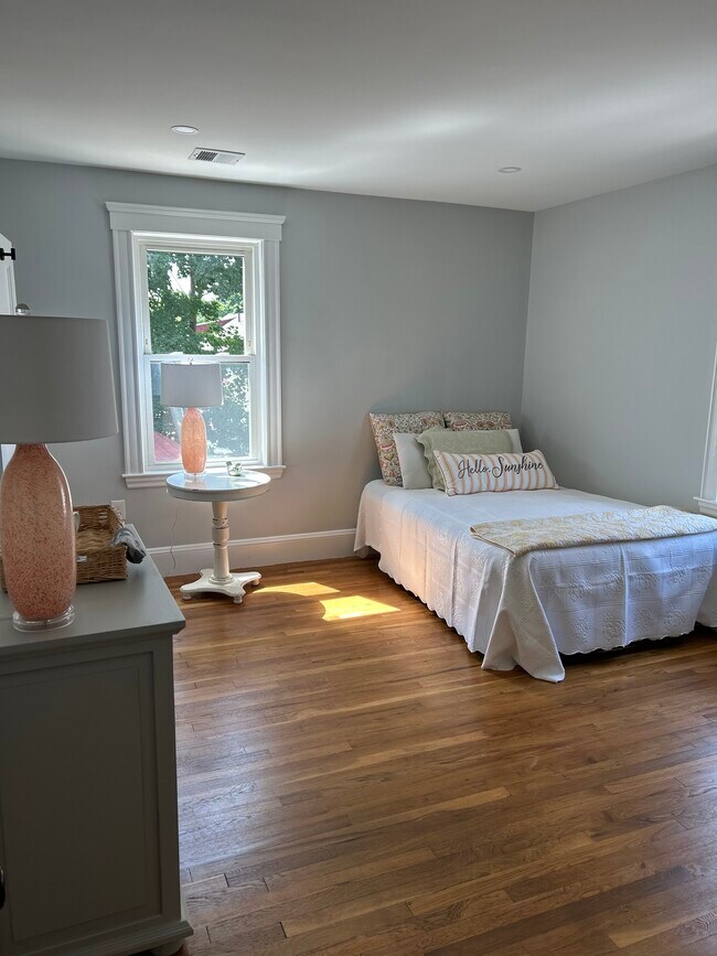 Photo - 111 Sharon St