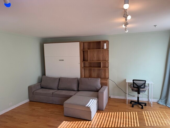 Photo - 2600 N Hampden Ct Unit F5