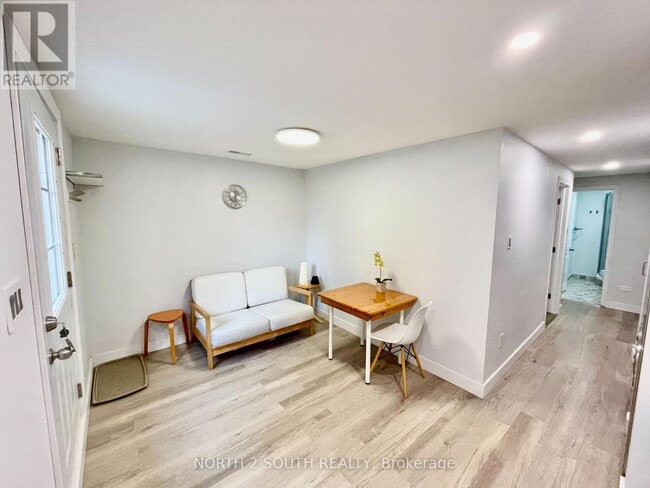 Photo - 9 Barwell Crescent