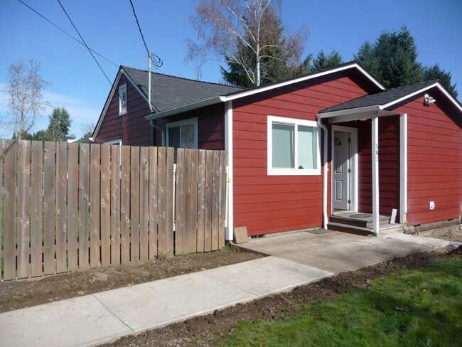 Building Photo - Oversized garage/shop