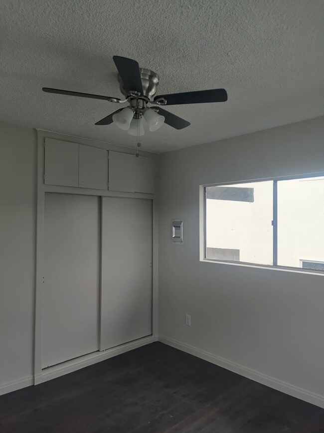 Photo - 2520 Malabar St