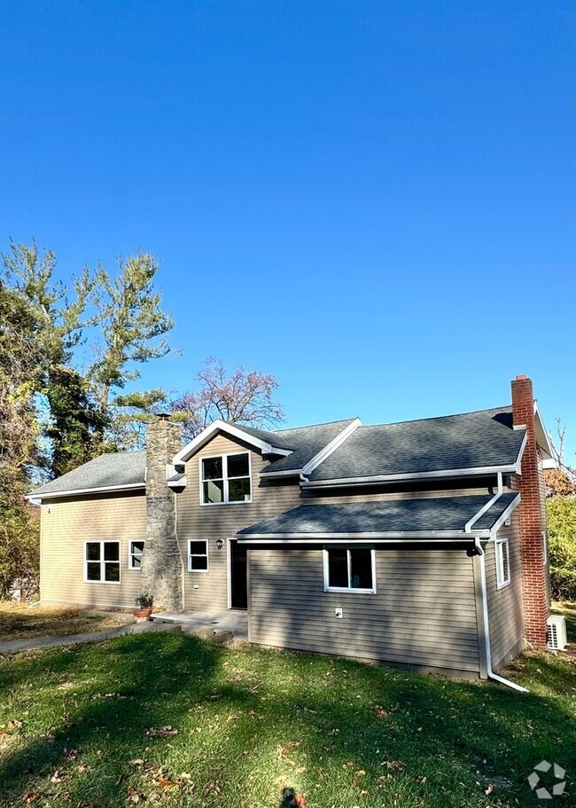 Building Photo - 1880 S Delaware Dr Unit 1 Rental