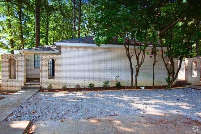 Building Photo - 302 Bellevue Cir Rental