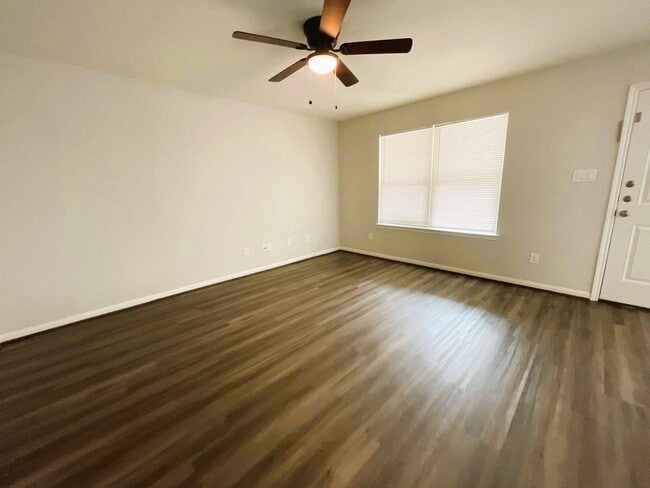 Photo - 8005 Talton St