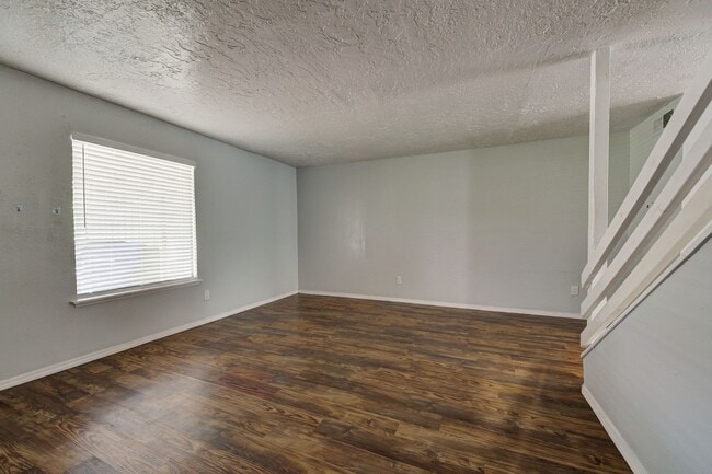 Photo - 1709 Beaumont Dr