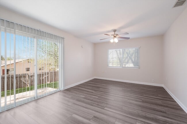 Photo - 7809 Hollow Oak